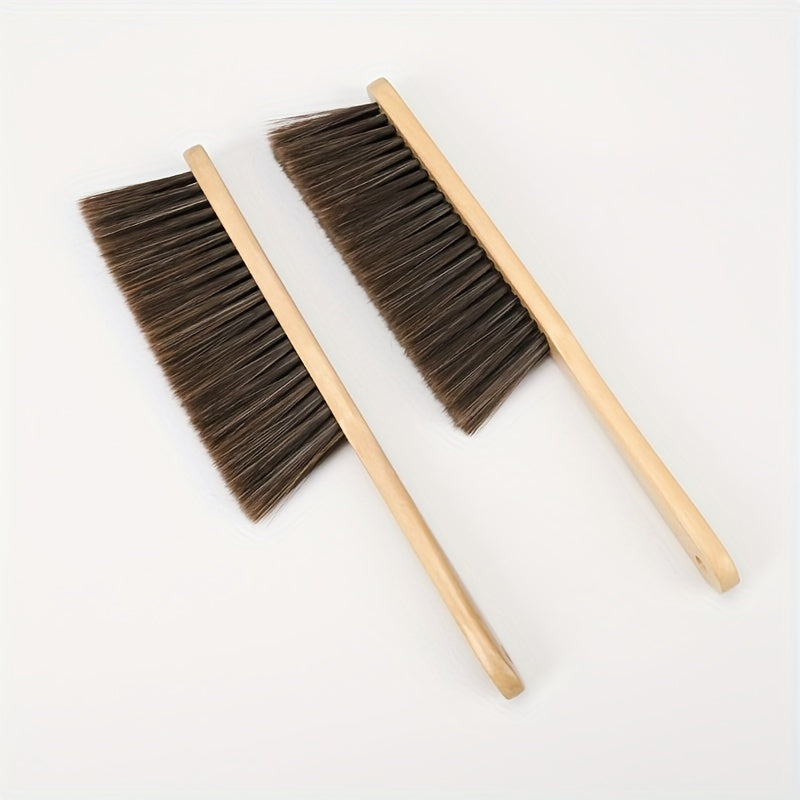 Brosse à Poils avec Manche en Bois Naturel – Douceur & Solidité