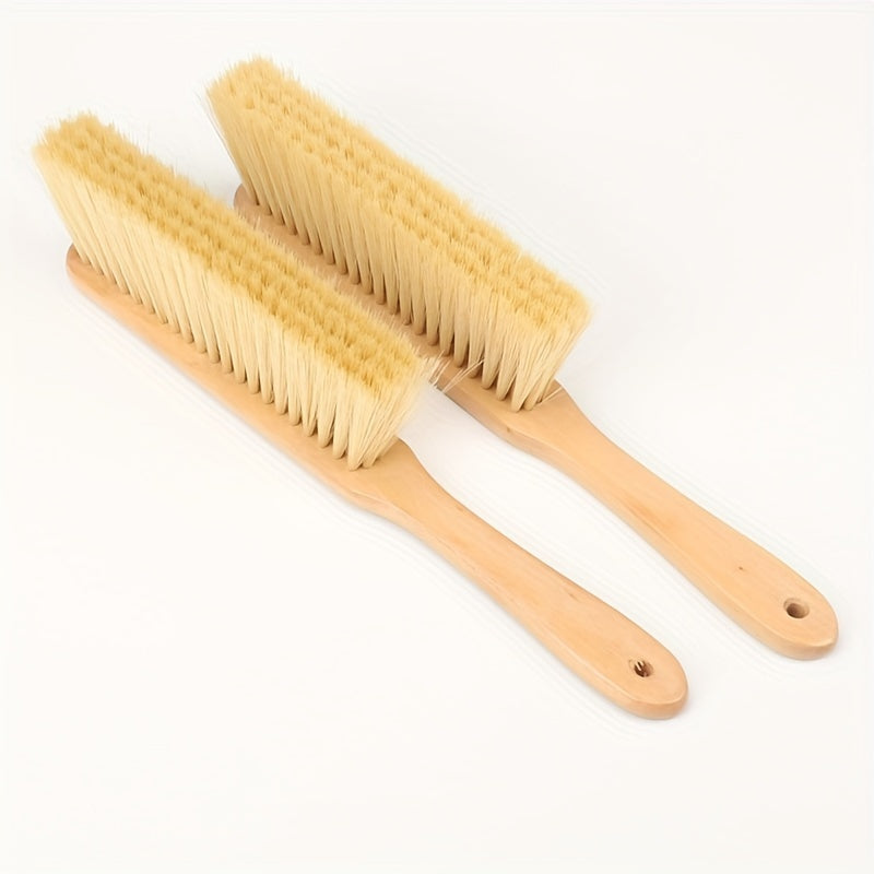 Brosse à Poils avec Manche en Bois Naturel – Douceur & Solidité